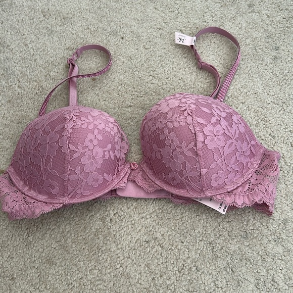 Victoria’s Secret Bra - Picture 1 of 10